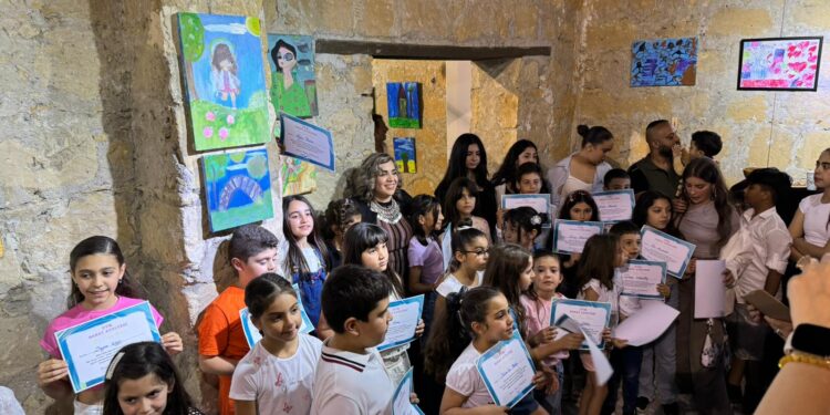 “Bir Fırça Yeter” sergisine yoğun ilgi