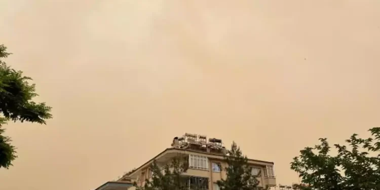 Toz taşınımında mümkün olduğunca dışarı çıkılmaması uyarısı