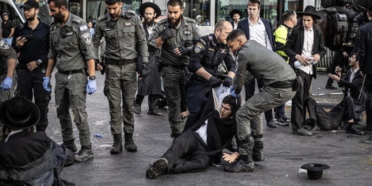 İsrail'de askere gitmeyi reddedenlerin sayısında benzeri görülmemiş bir artış yaşanıyor