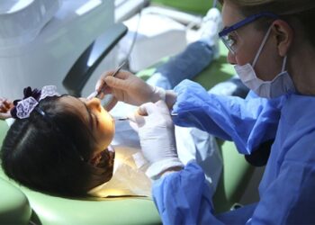 Dünyanın ilk diş büyütme ilacı insan denemelerine başlıyor