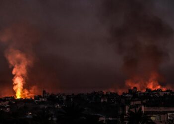 İsrail'in gece boyu Gazze'ye düzenlediği saldırılarda onlarca Filistinli öldü