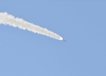 Husiler, ABD ve İngiltere'nin başkent Sana'ya 6 hava saldırısı düzenlediğini duyurdu