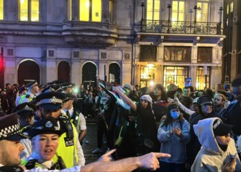 İsrail'in Refah'a yönelik saldırıları Londra'da protesto edildi