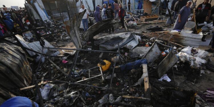 BM, İsrail'in Refah'ta Filistinlilerin kampına yönelik saldırısına tepki gösterdi