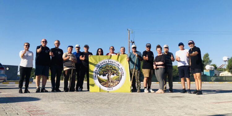 “Ormanlar temiz olmalı” yürüyüşüyle çevre kirliliğine dikkat çektiler