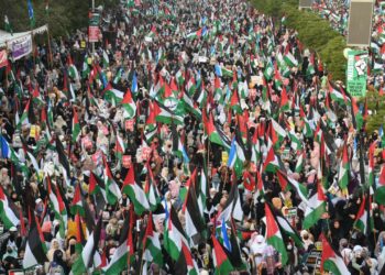 Pakistan'da on binlerce kişi, Filistin'e destek gösterisi düzenledi