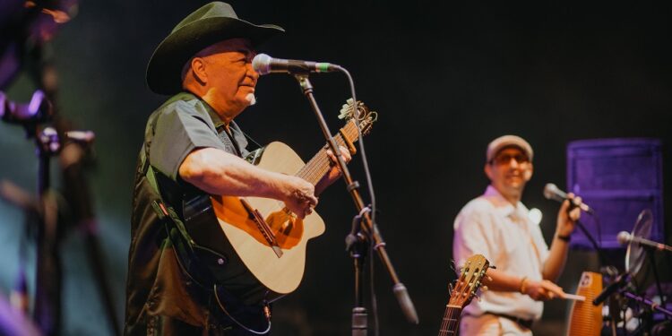 Salamis Antik Tiyatro’da Buena Vista Social Club Starı Eliades Ochoa sahne aldı