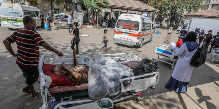 İsrail'in saldırıları nedeniyle kuzeye göç etmeye çalışan yaralılar yollarda ölüyor