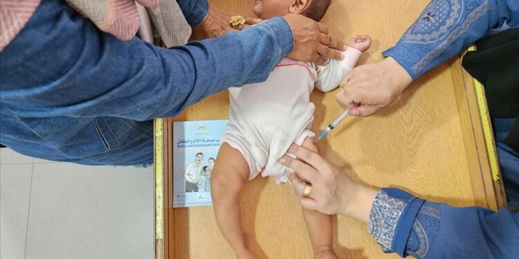 Belçikalı Bakan Gennez, Gazze'de çocuk felci uyarısı yaparak ateşkes çağrısını yineledi