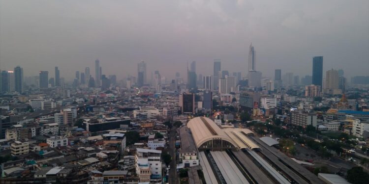 Tayland'da çöken tünelin enkazında kalan 3 işçinin cansız bedenine ulaşıldı