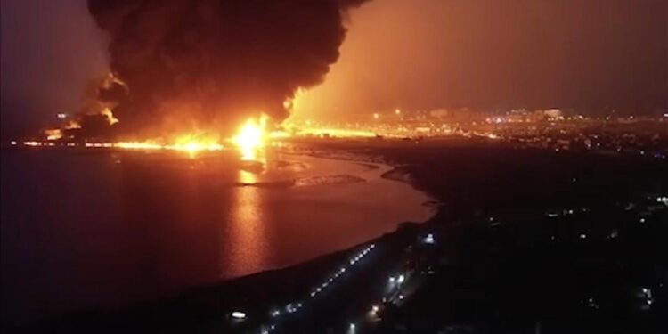 Husiler: Hudeyde Limanı saldırısına verilecek karşılığın zamanlaması İsrail için sürpriz olacak