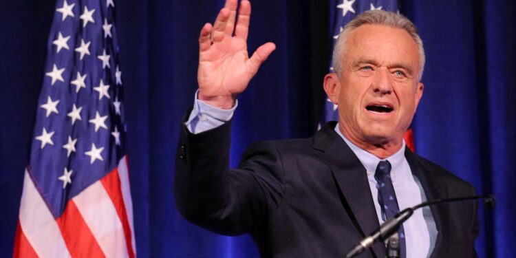 ABD'de başkanlık yarışından çekilen Kennedy, Trump'ın seçim ekibine katılıyor