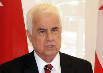 3’üncü Cumhurbaşkanı Dr. Derviş Eroğlu yeni yıl mesajı yayımladı: “Devlet’e sahip çıkalım. KKTC mutlaka tanınacaktır”