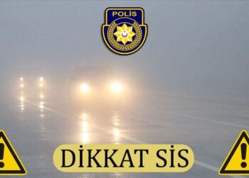 Yoğun sis trafikte sürüş güvenliğini etkiliyor