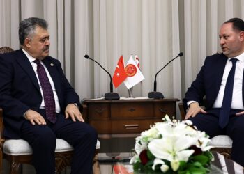 Meclis Başkanı Öztürkler, TBMM Güvenlik ve İstihbarat Komisyonu heyetini kabul etti