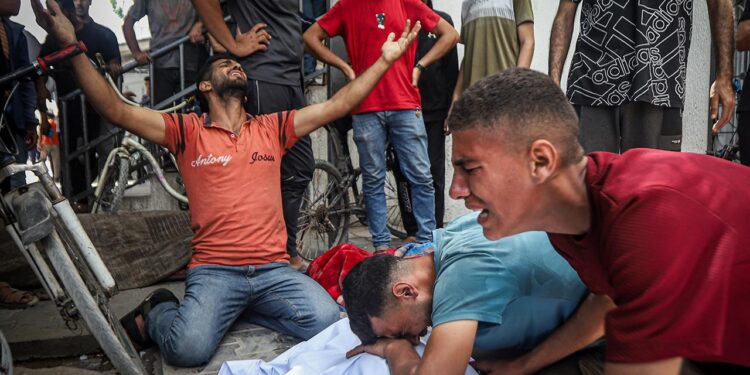 Soykırımcı İsrail'in Kurban Bayramı'nın ilk gününde Gazze Şeridi'ne düzenlediği saldırılarda 19 Filistinli öldü